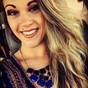 Meet your Posher, Alexis